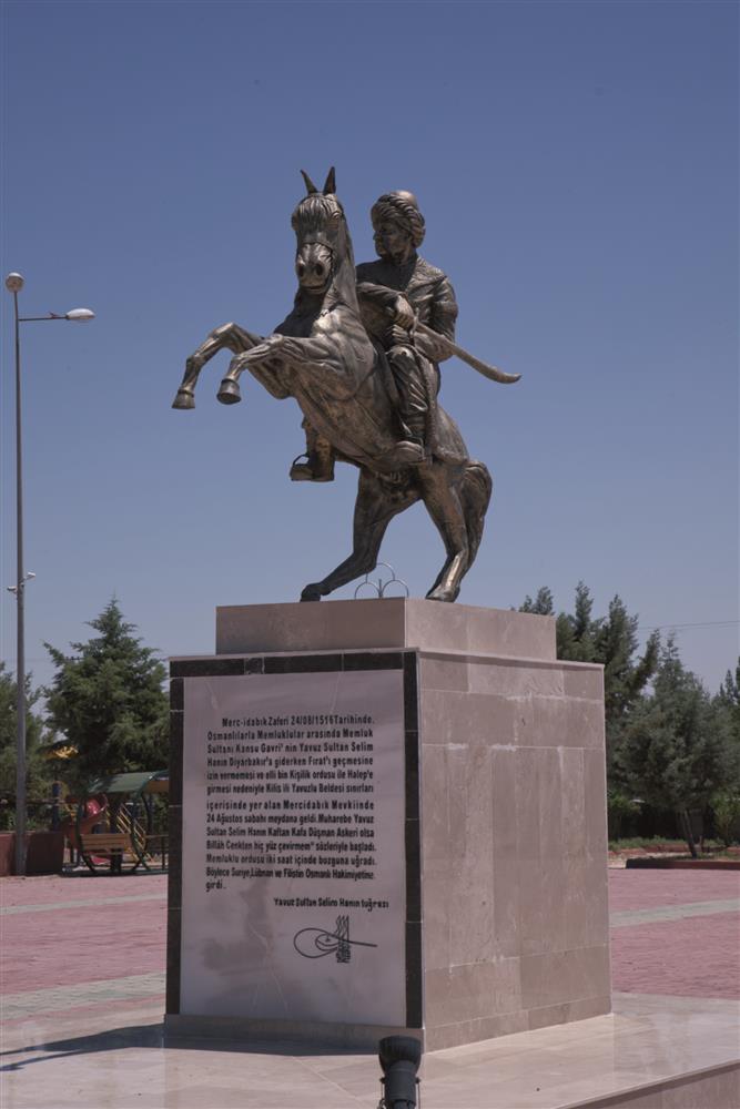 30-Yavuz Sultan Selim Anıtı Yavuzlu (Mercidabık).jpg